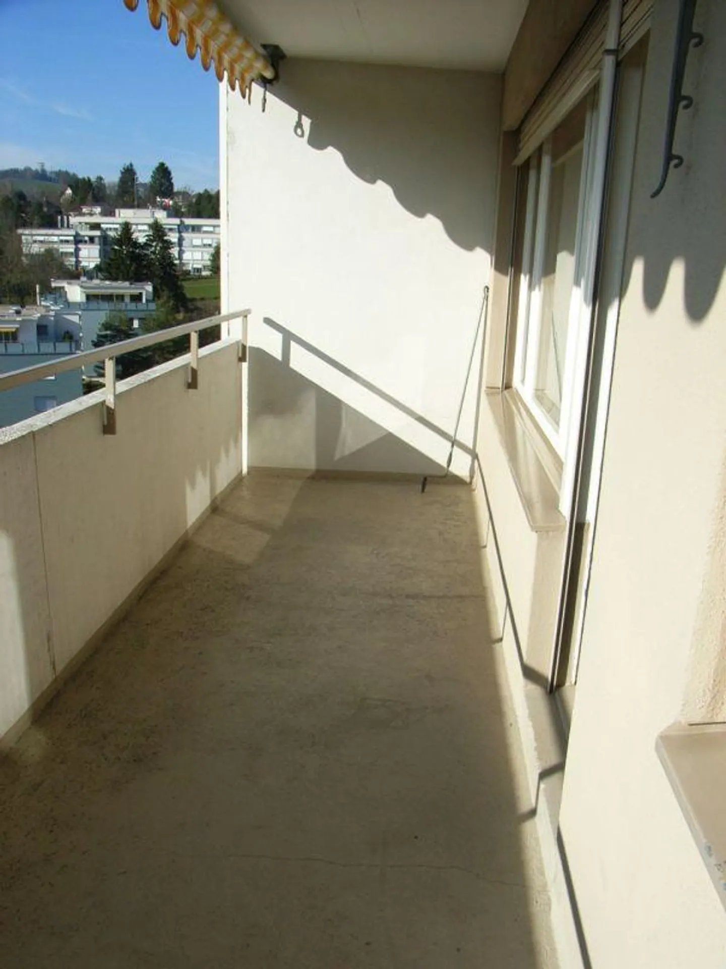 Beautiful, bright 2.5 room apartment with balcony - Photo 11 of 15