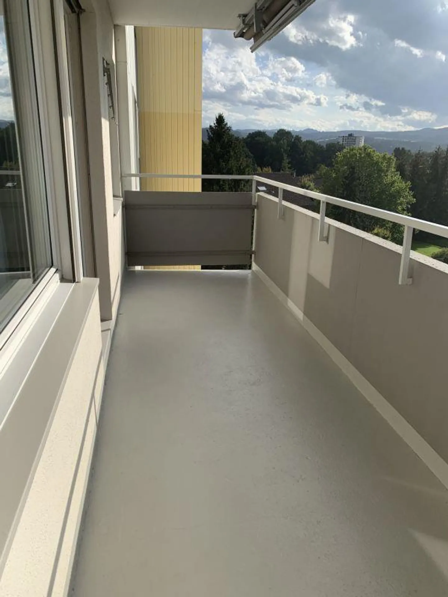 Beautiful, bright 2.5 room apartment with balcony - Photo 12 of 15