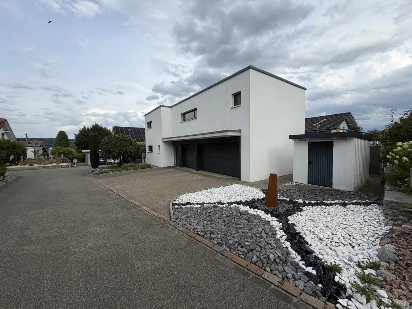 Merveilleuse maison individuelle de 5,5 pièces avec la meilleure exposition au soleil - Photo 2 sur 12