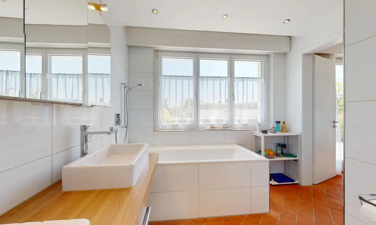 Moderno Attico direttamente sulla Zihl - Foto 7 di 11