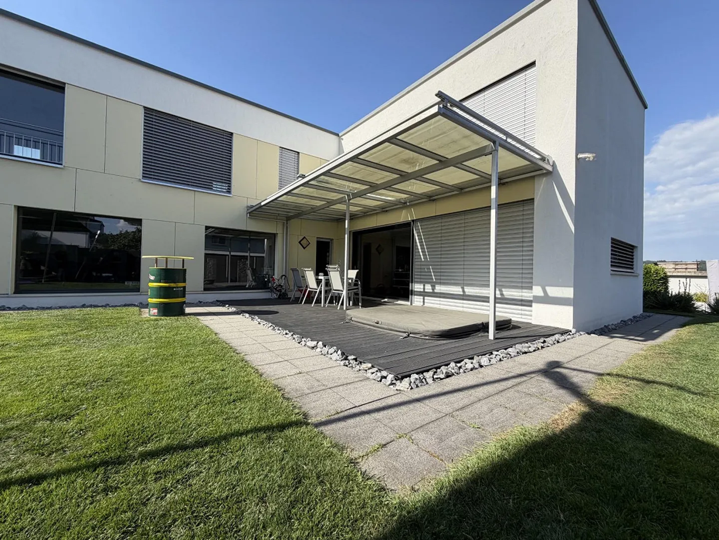 Merveilleuse maison individuelle de 5,5 pièces avec la meilleure exposition au soleil - Photo 3 sur 12
