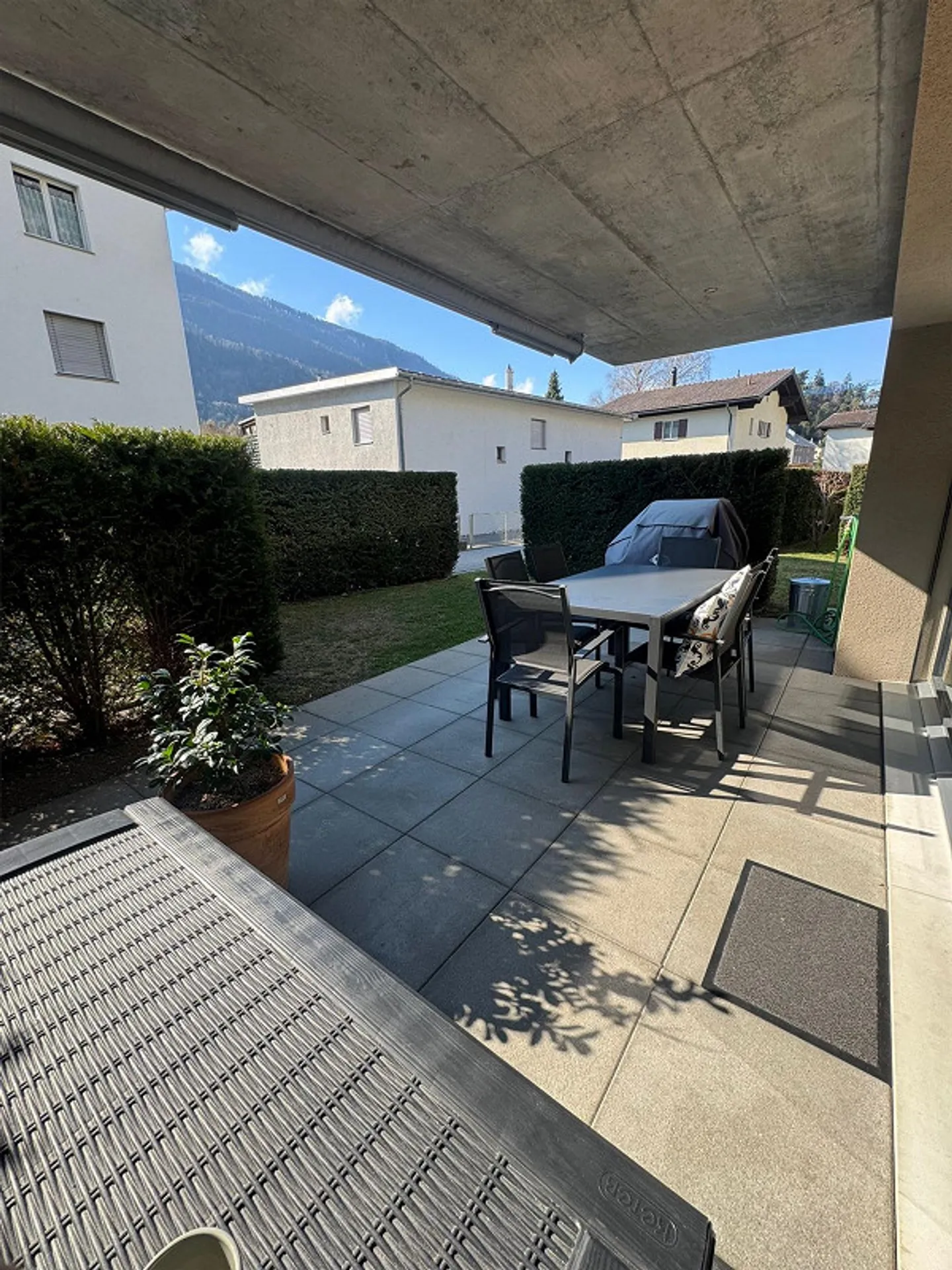 Modern 2.5 Room Ground Floor Apartment - Photo 4 of 7