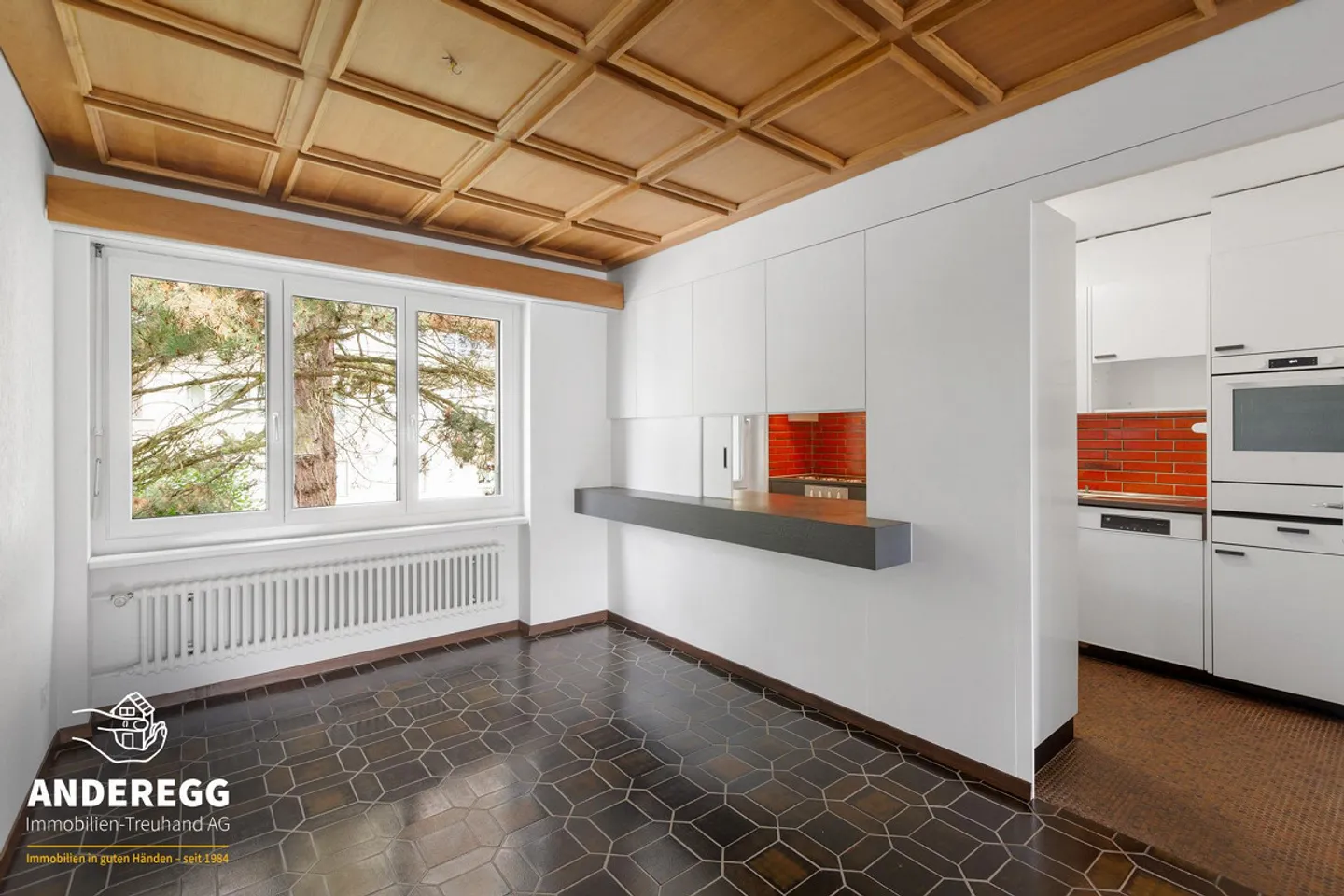 4.5 room condominium with hobby room, underground parking and balcony - Photo 3 of 13