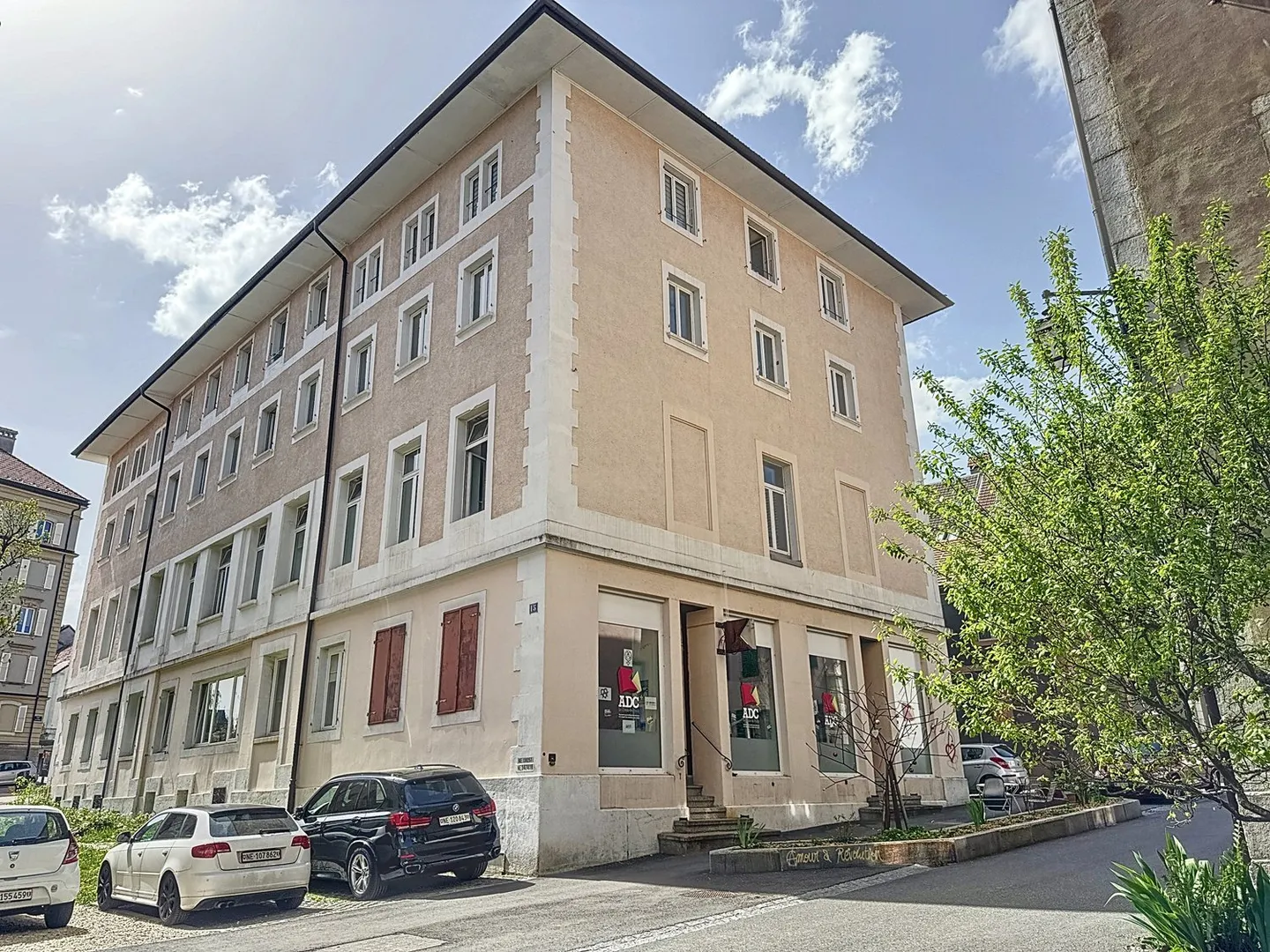 RESERVE! RENTAL BUILDING WITH A YIELD OF 5.25% - Photo 3 of 8