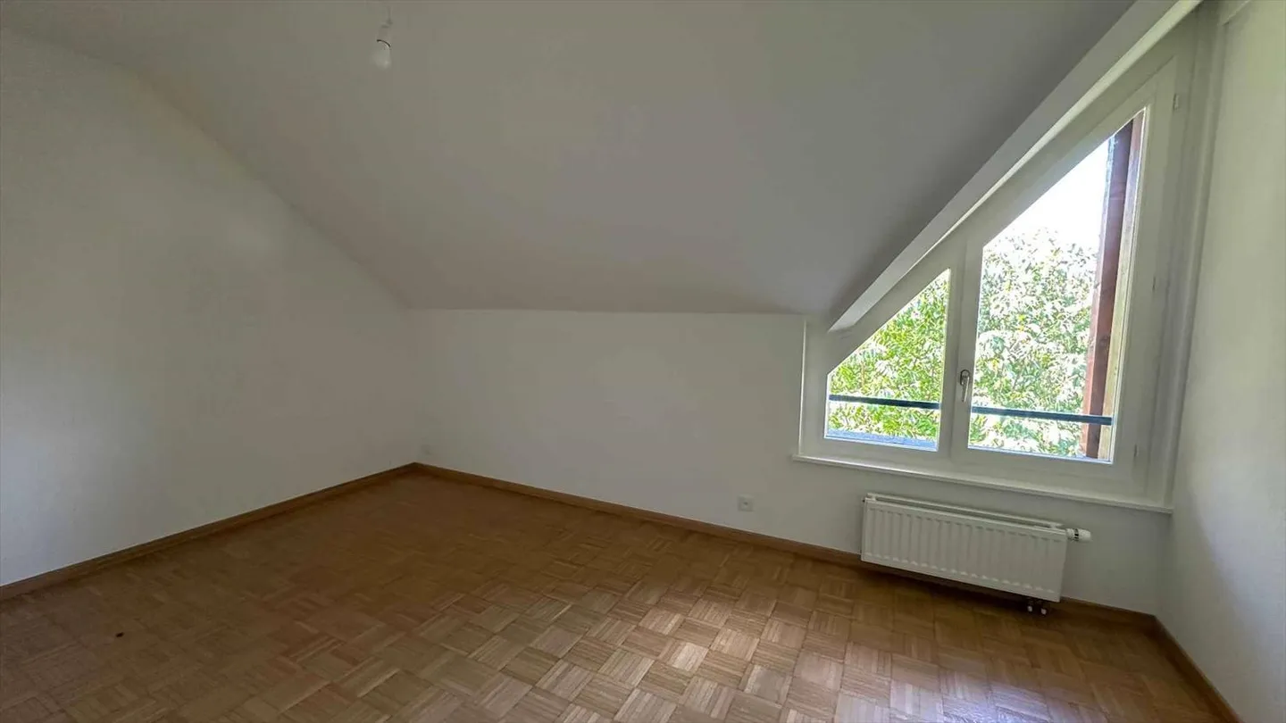 Charmantes 3.5-Zimmer-Dachwohnung - Photo 6 sur 10