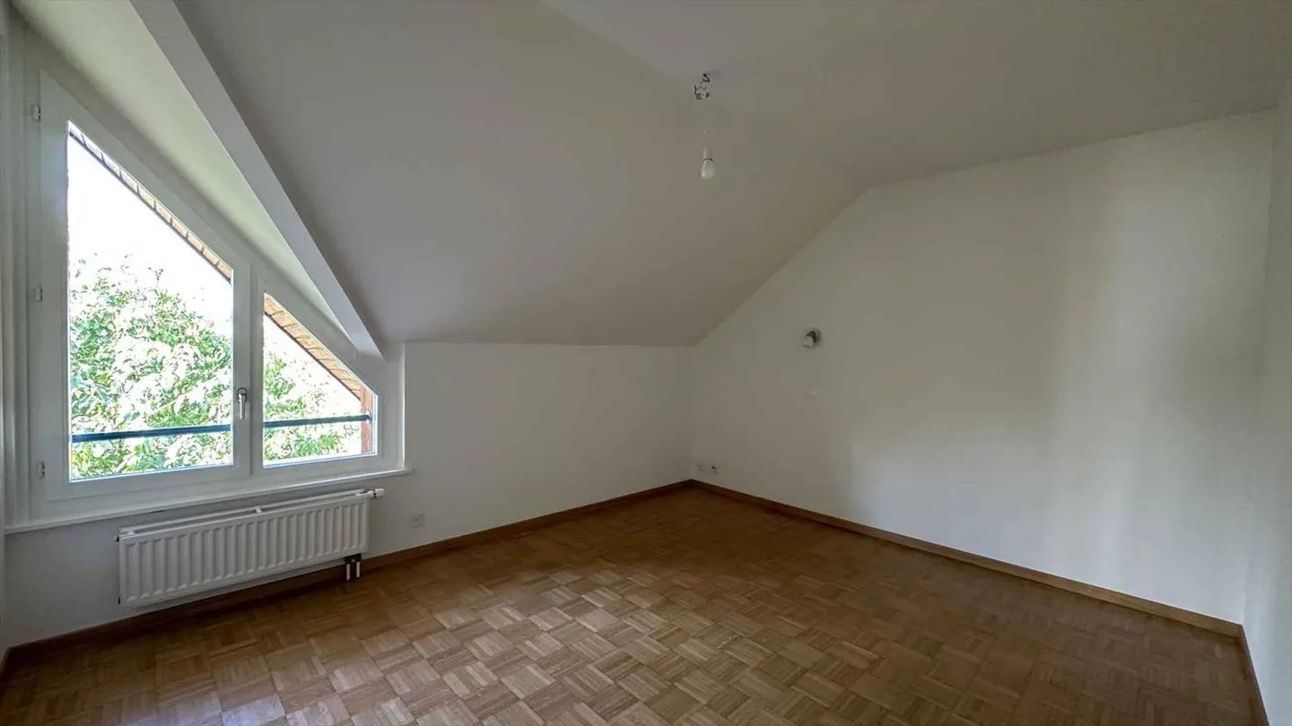 Charmantes 3.5-Zimmer-Dachwohnung - Photo 7 sur 10