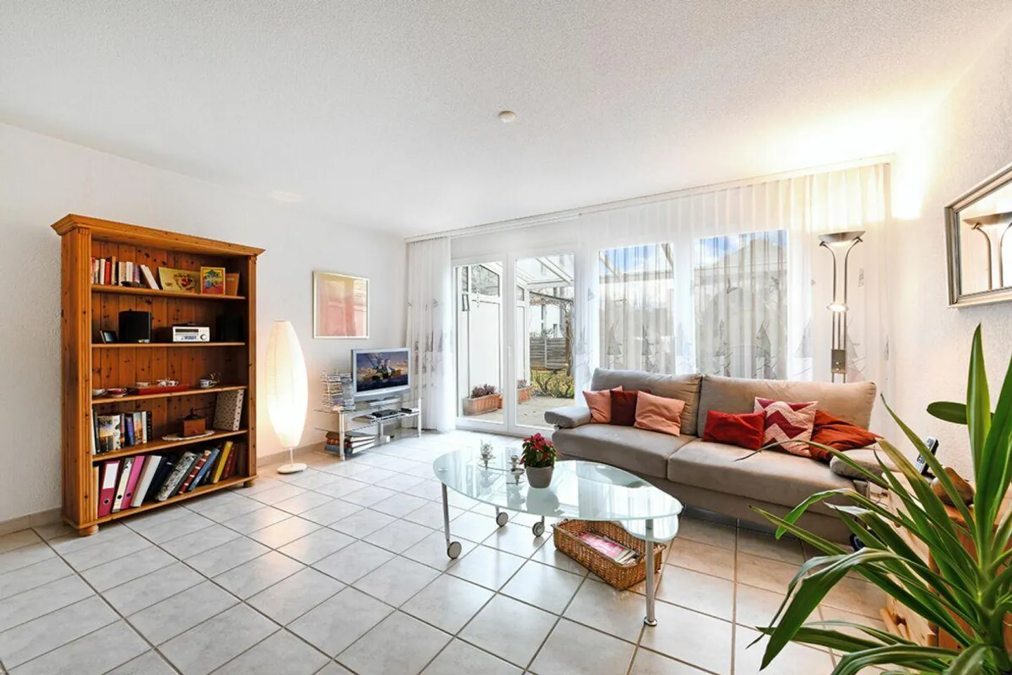 Casa a schiera 5.5 locali in una posizione tranquilla e adatta ai bambini - Foto 3 di 17