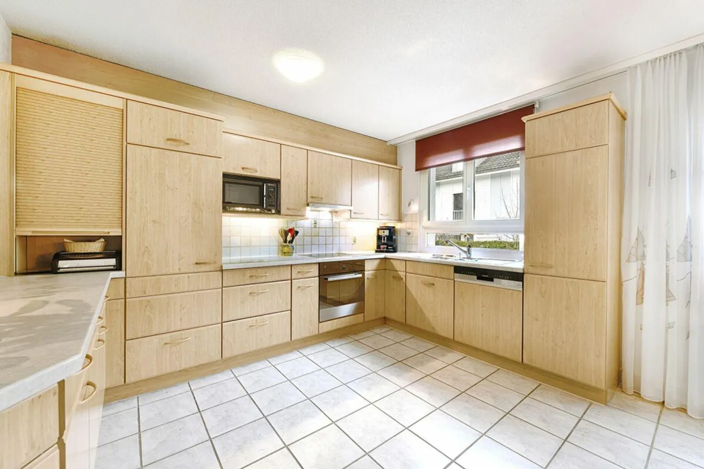 Casa a schiera 5.5 locali in una posizione tranquilla e adatta ai bambini - Foto 5 di 17