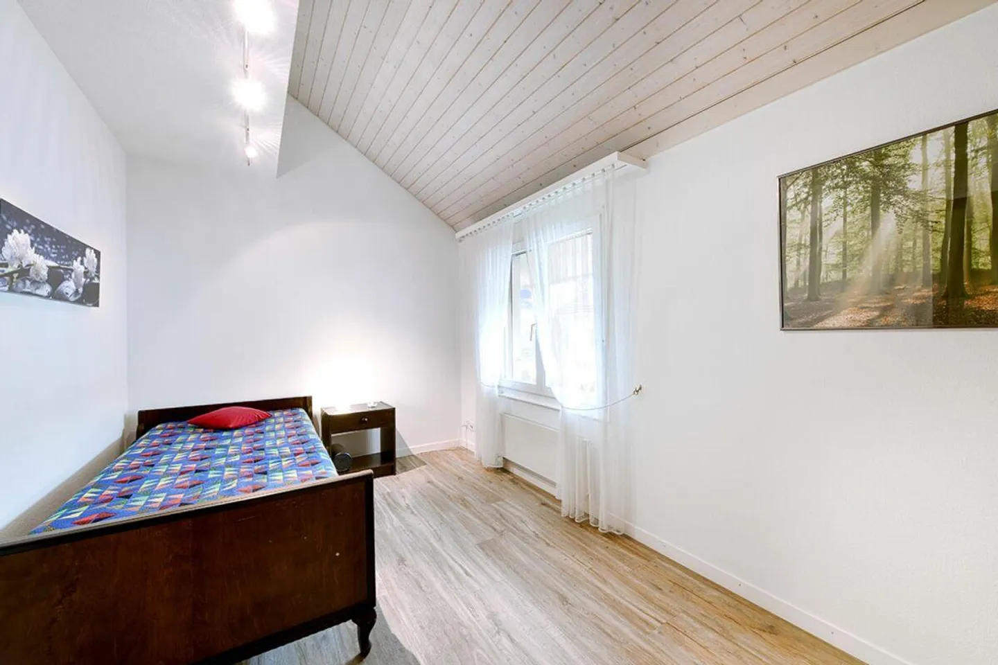 Casa a schiera 5.5 locali in una posizione tranquilla e adatta ai bambini - Foto 7 di 17