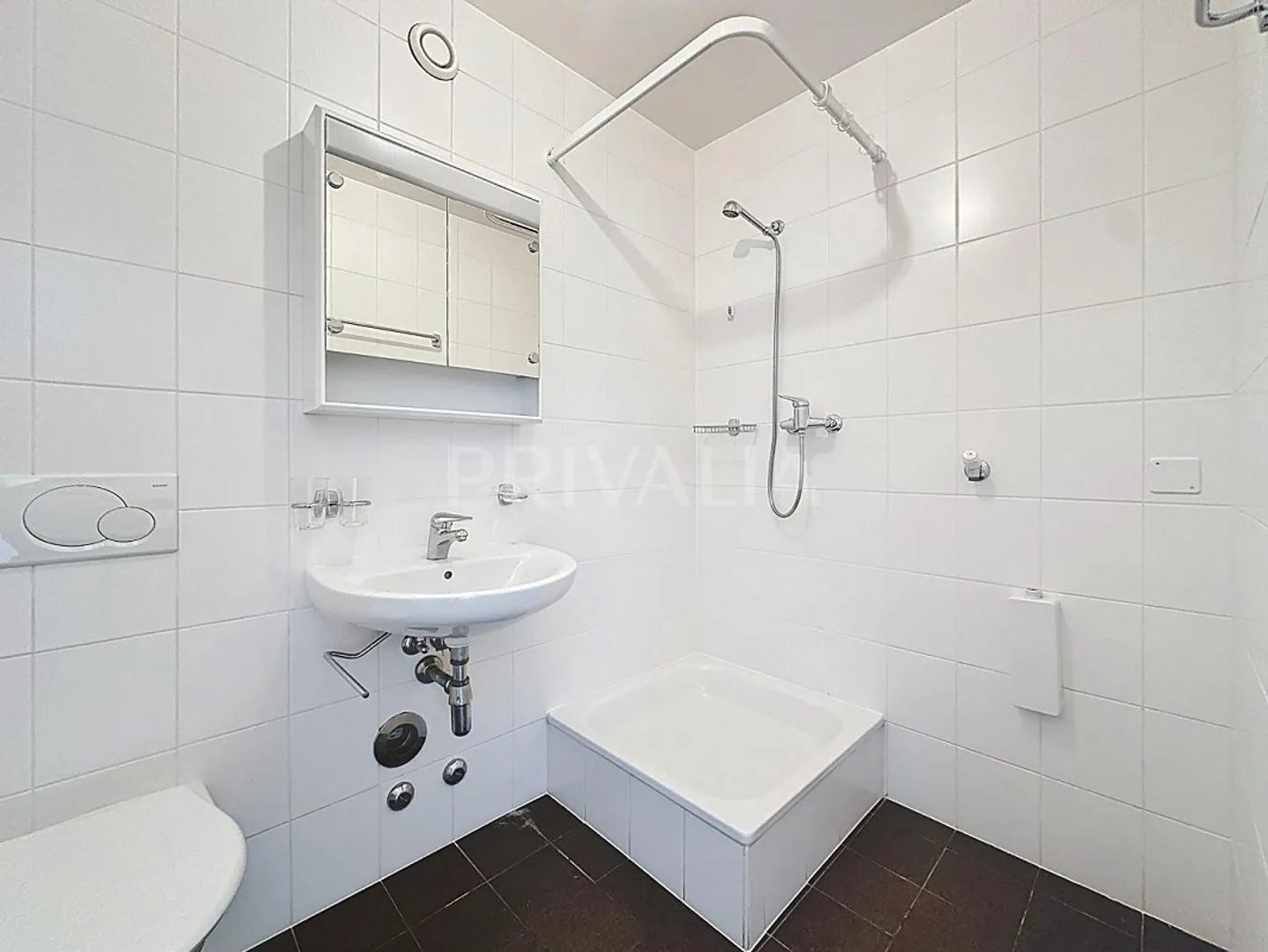 Spacious apartment in the heart of a modern and secure building - Photo 6 of 9