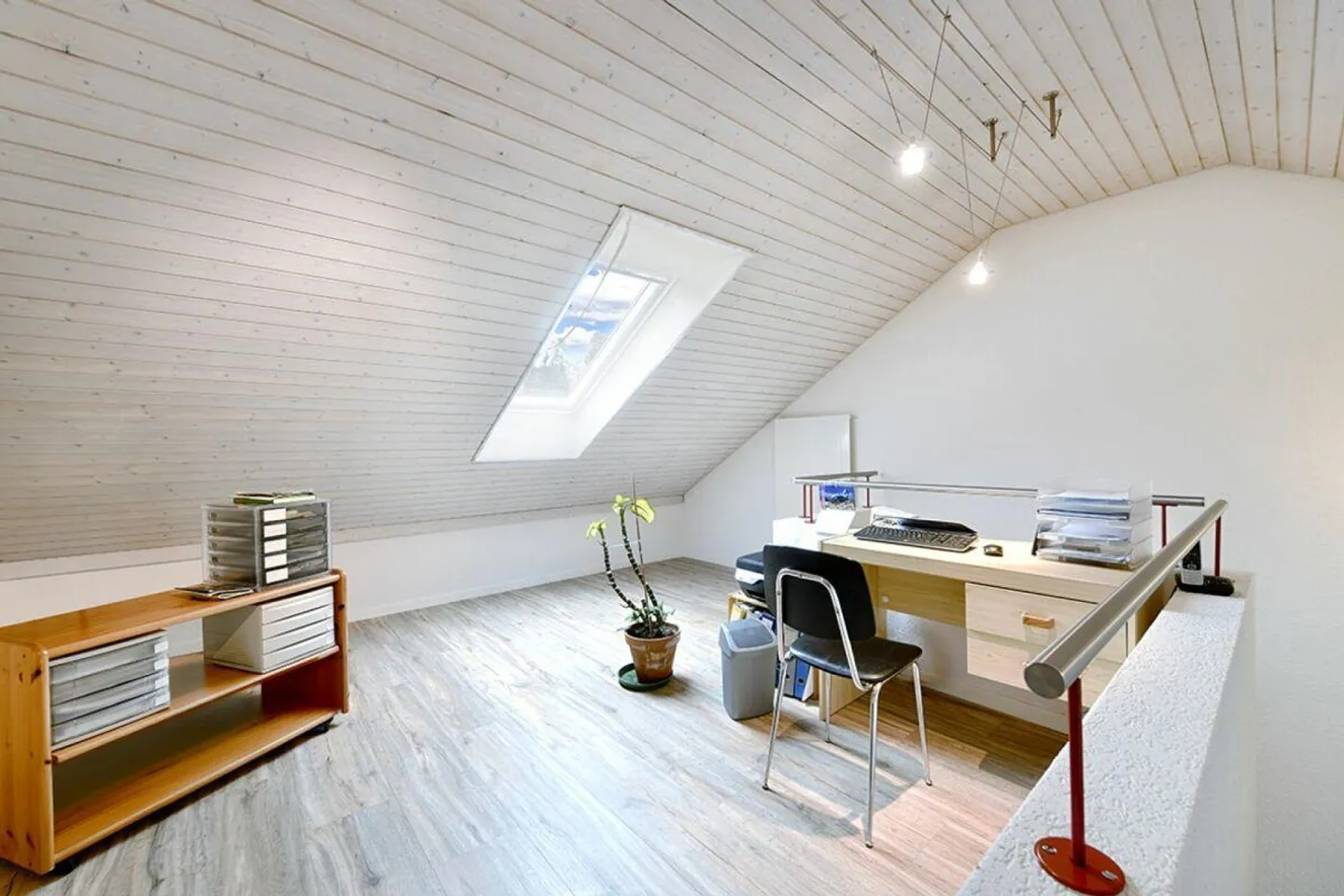 Casa a schiera 5.5 locali in una posizione tranquilla e adatta ai bambini - Foto 10 di 17