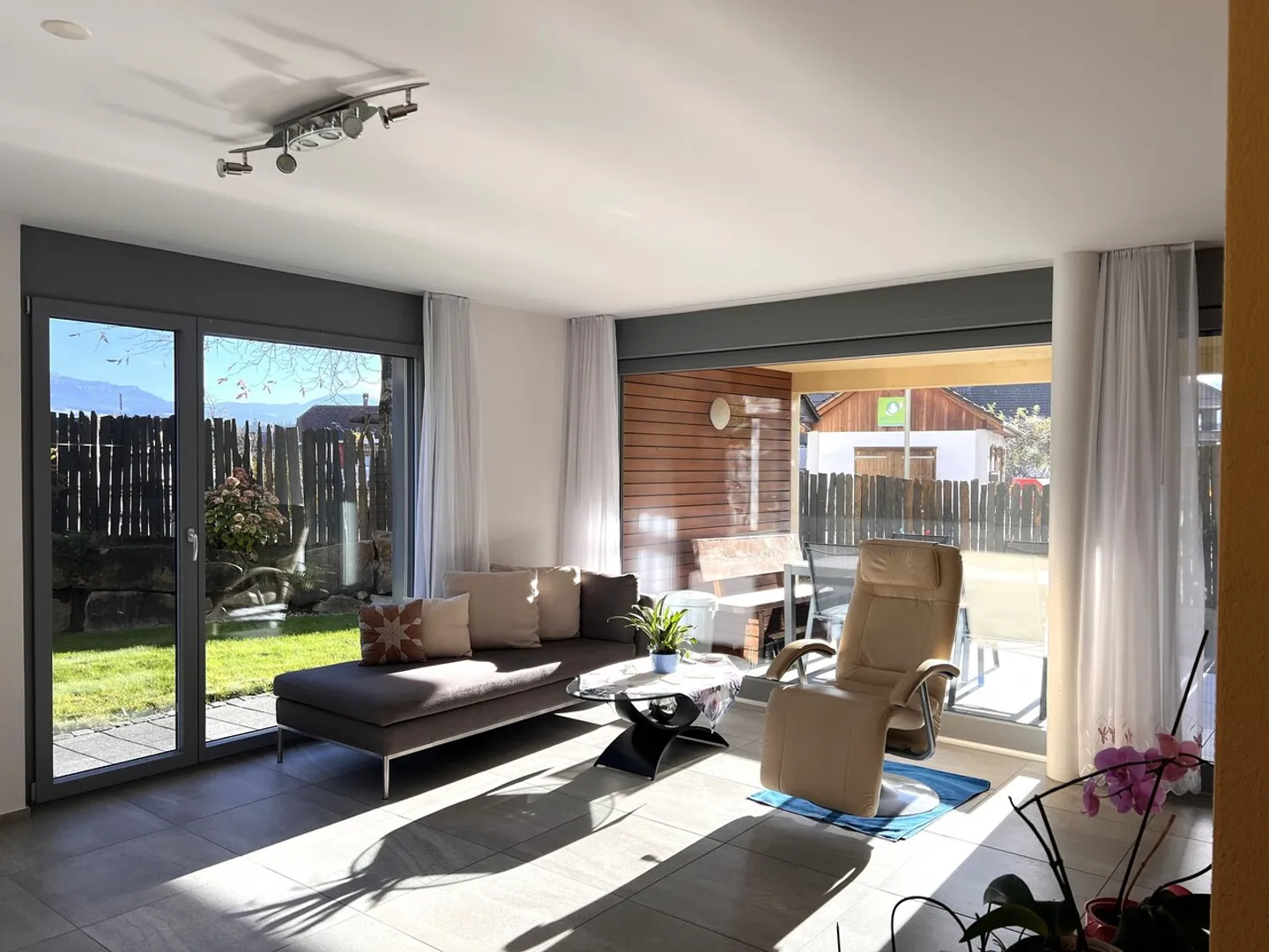 Nearly new 4½-room garden apartment with practical additional rooms - Photo 4 of 12