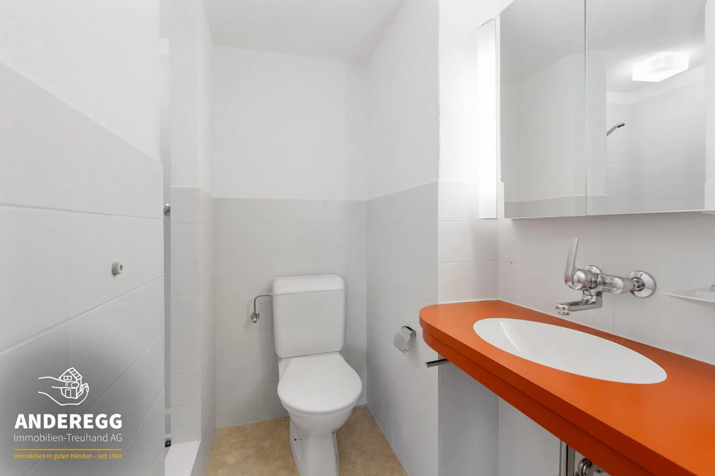 4.5 room condominium with hobby room, underground parking and balcony - Photo 9 of 13