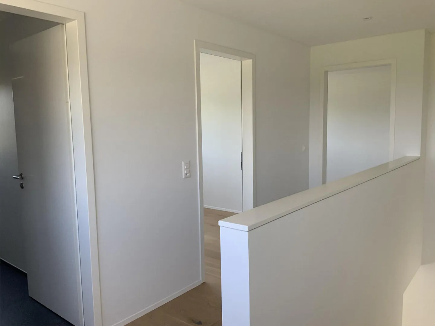 Casa semi-indipendente di 3,5 stanze con terrazza est e opzione ufficio a casa - Foto 6 di 10