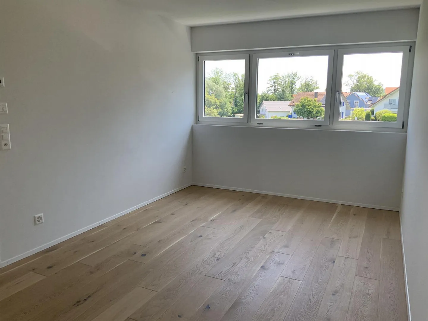 Casa semi-indipendente di 3,5 stanze con terrazza est e opzione ufficio a casa - Foto 9 di 10