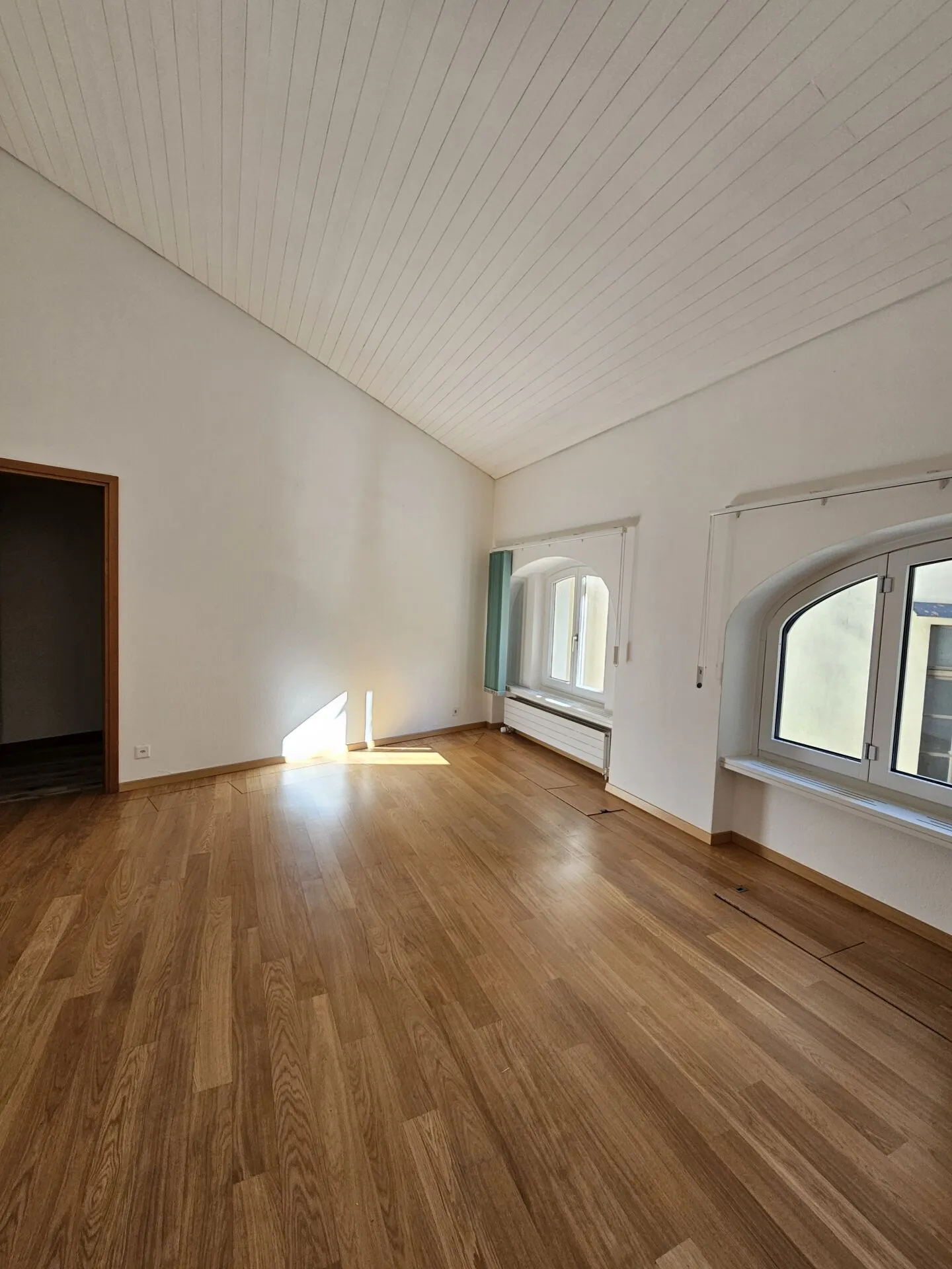 Office in the city center of 210 sqm - Photo 1 of 6