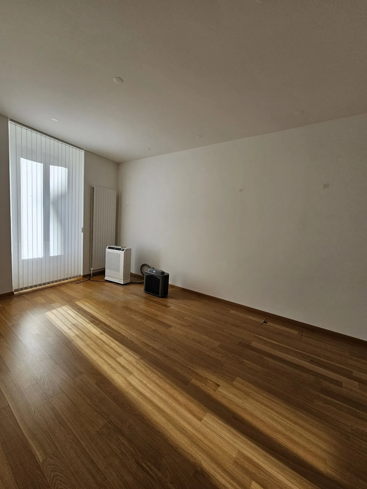 Office in the city center of 210 sqm - Photo 4 of 6
