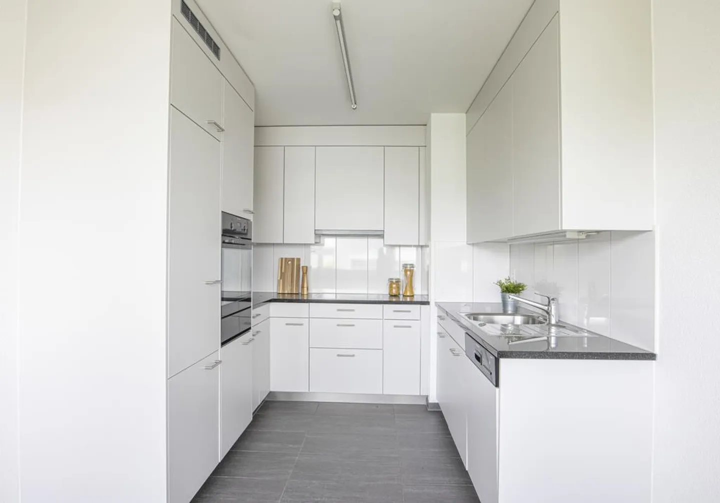 Bright Apartment Near Shopping Center - Photo 1 of 9