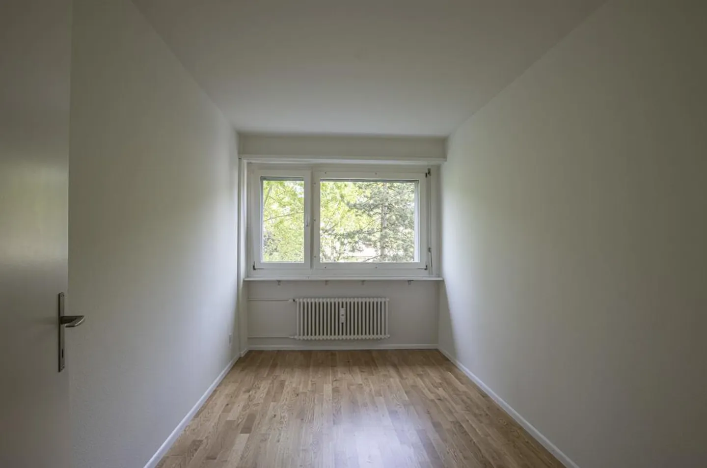 Bright Apartment Near Shopping Center - Photo 6 of 9
