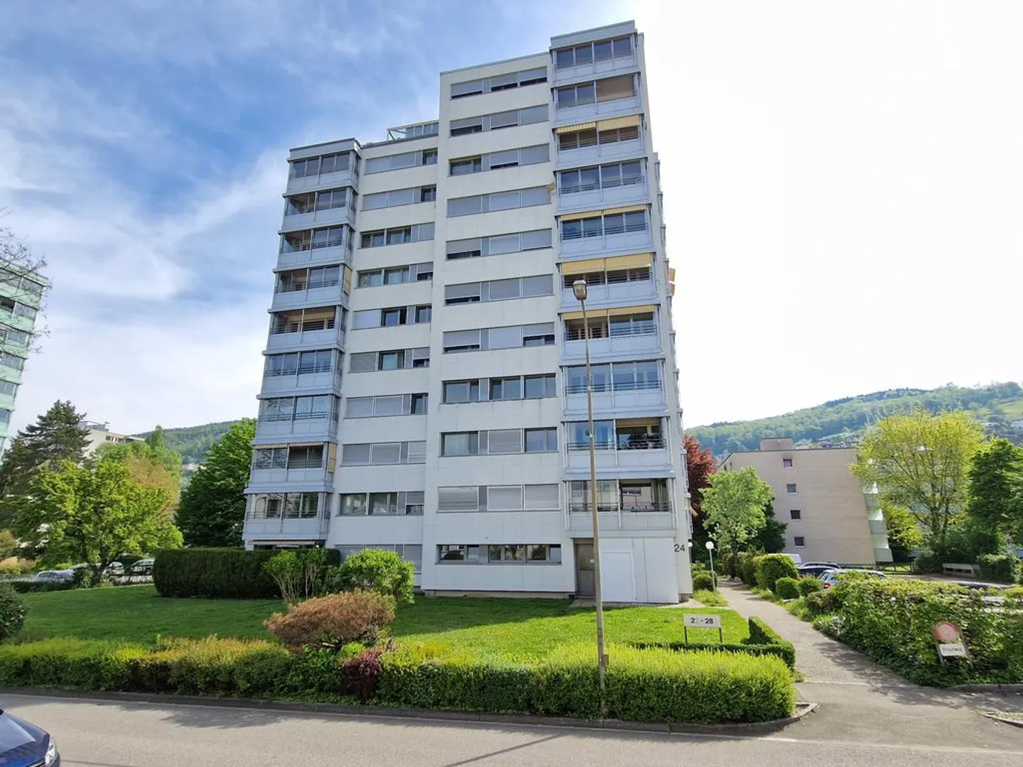 Bright Apartment Near Shopping Center - Photo 9 of 9