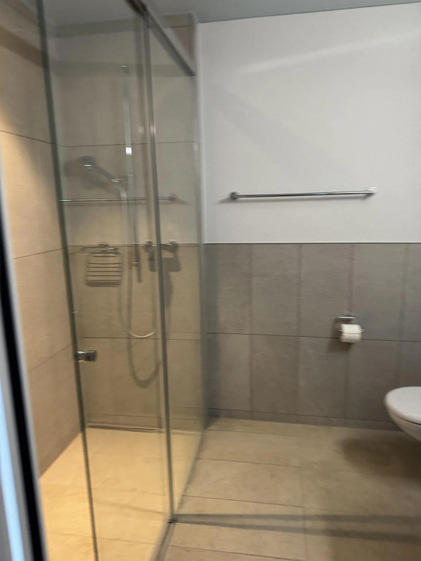 Newly built apartment with unique lake view - Photo 4 of 15