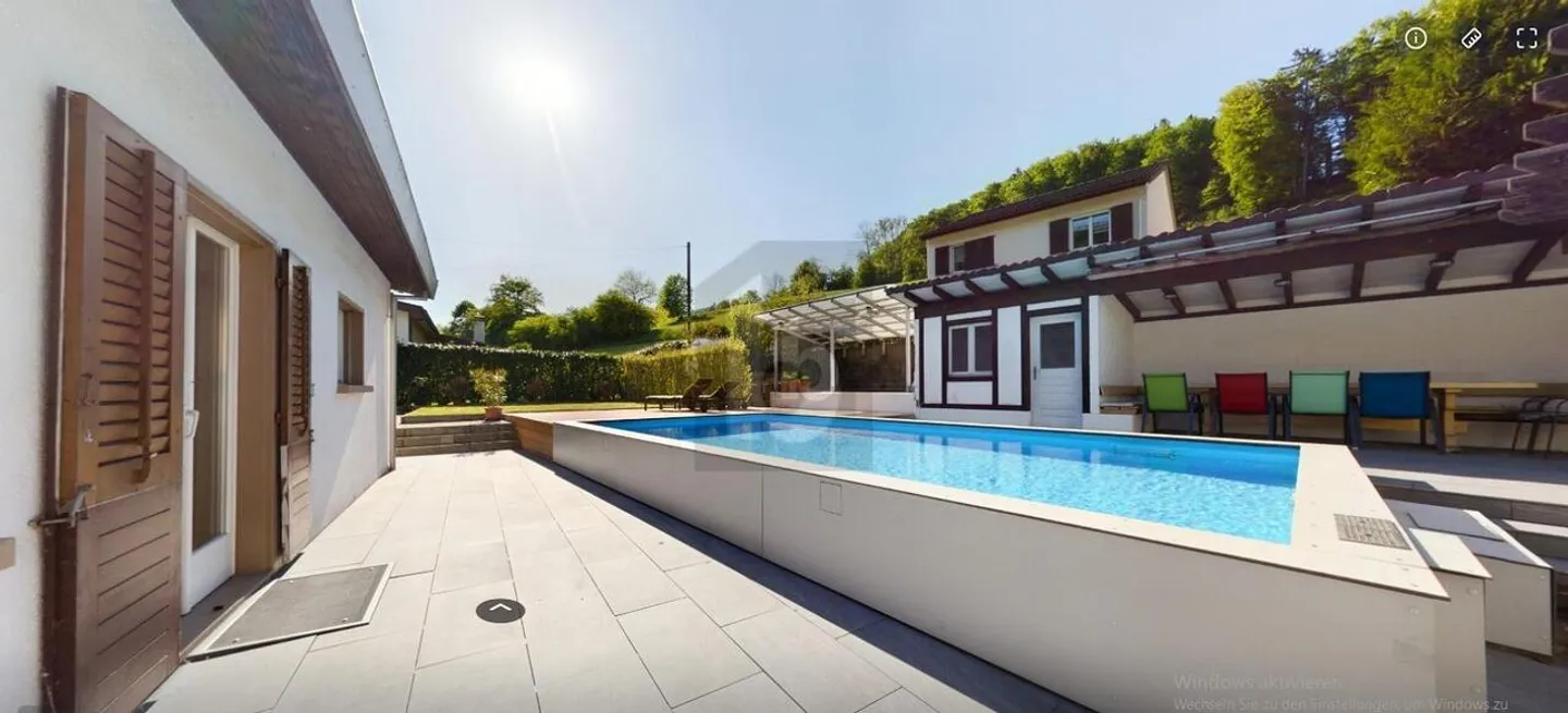 Adatto alle famiglie con giardino e piscina - Foto 1 di 6