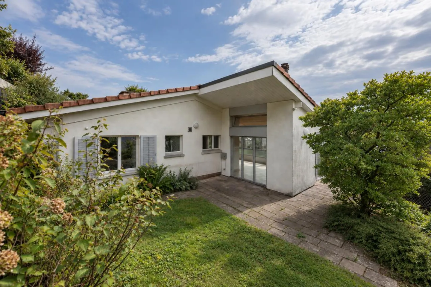 A home to arrive, stay and enjoy - Photo 3 of 14