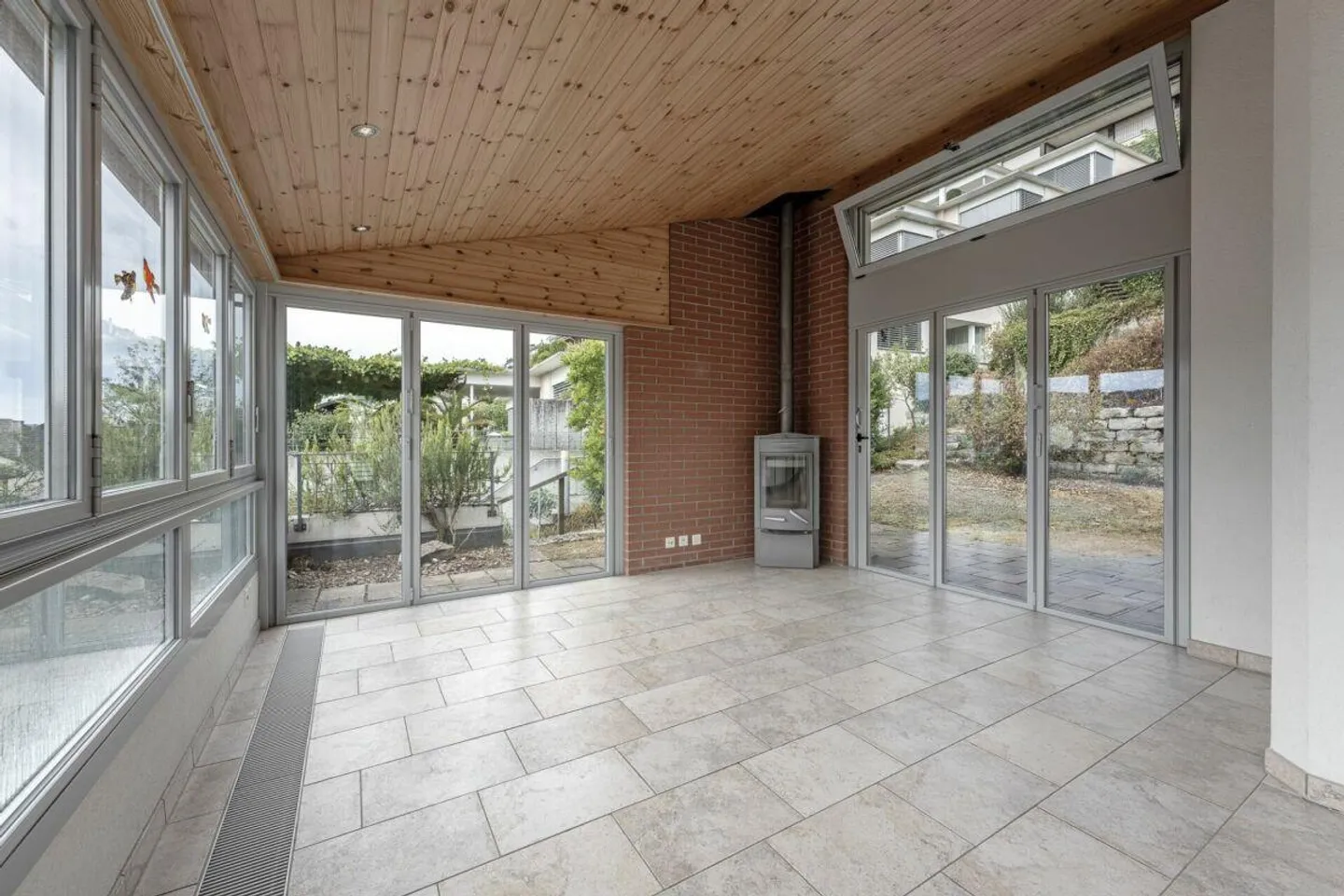 A home to arrive, stay and enjoy - Photo 9 of 14