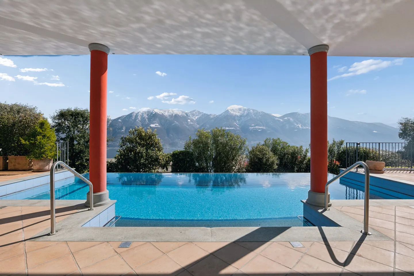 Luxuriöse Panoravilla mit atemberaubendem Blick auf den Lago Maggiore - Foto 7 von 10