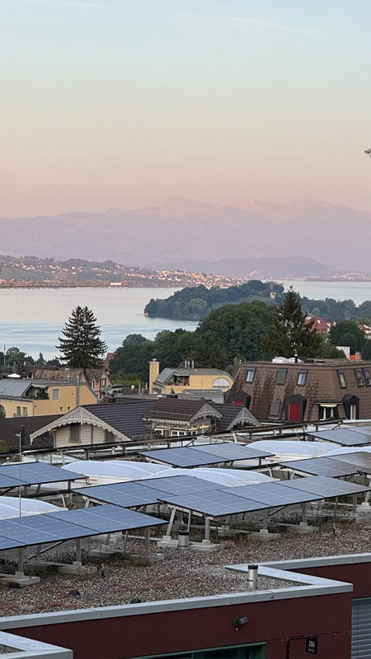 Newly built apartment with unique lake view - Photo 14 of 15