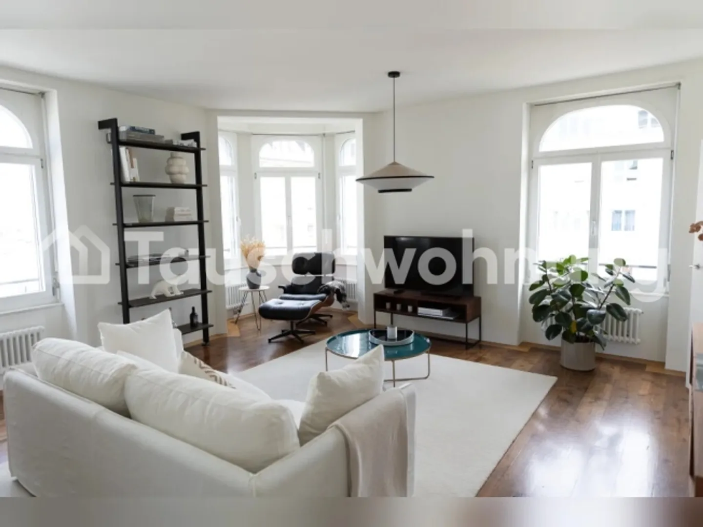 Exchange 2.5-room apartment in Zurich, District 6 - Photo 2 of 11