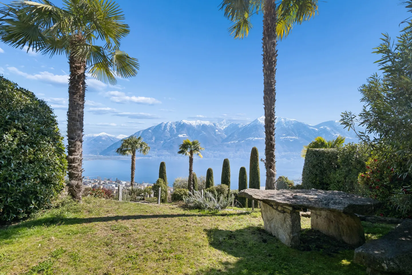 Luxuriöse Panoravilla mit atemberaubendem Blick auf den Lago Maggiore - Foto 10 von 10