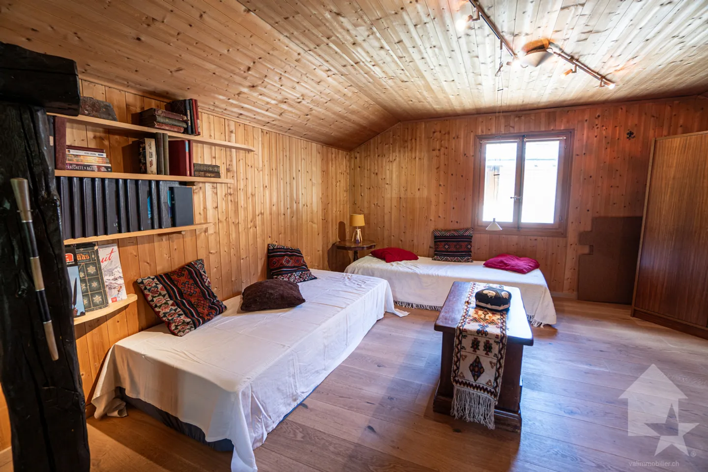 Charmantes traditionelles Chalet auf drei Ebenen mit Panoramablick über das Tal - Foto 18 von 24