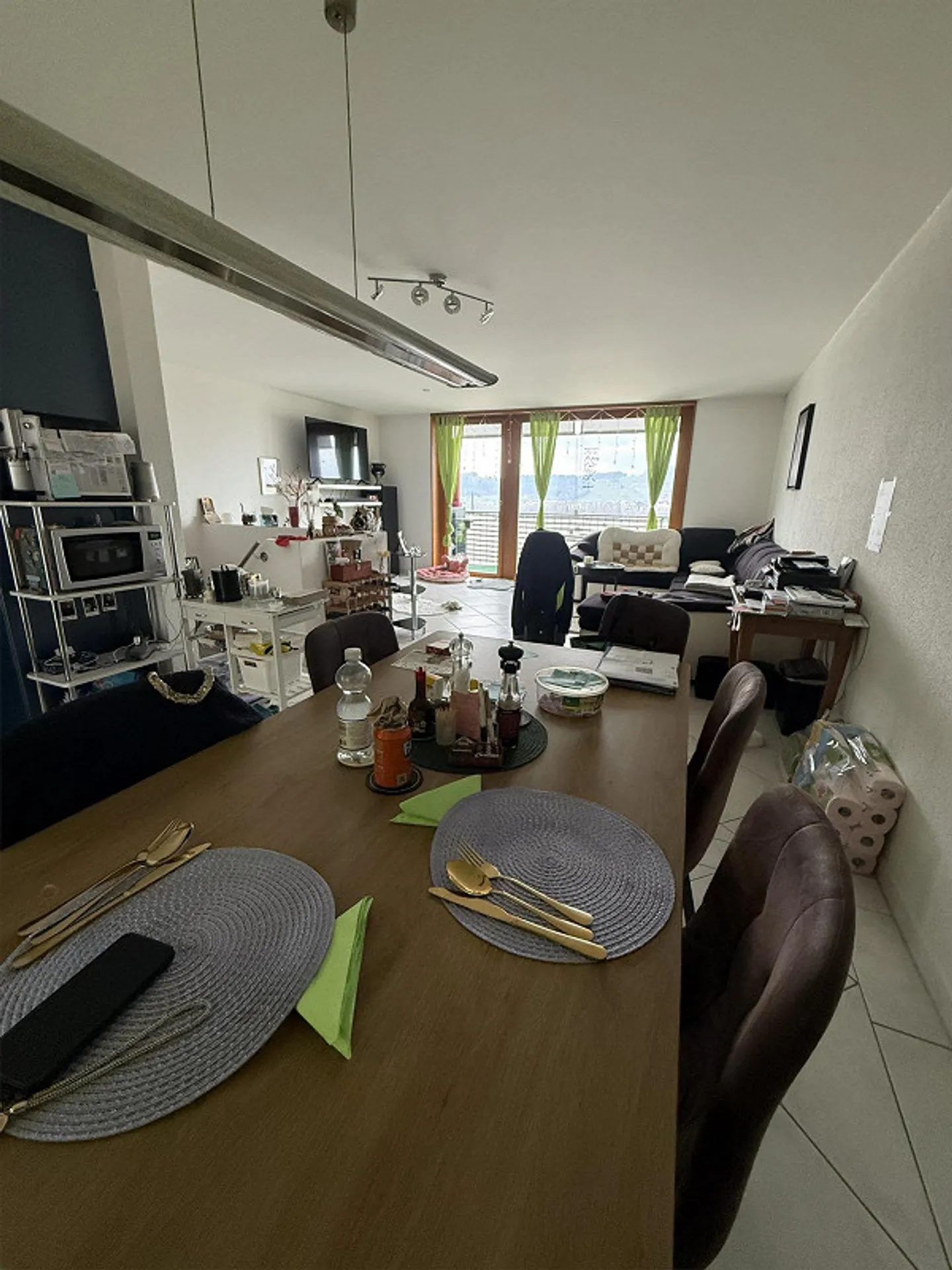 Maison de ville 4.5 pièces avec jardin, balcons et accès au garage souterrain - Photo 3 sur 21