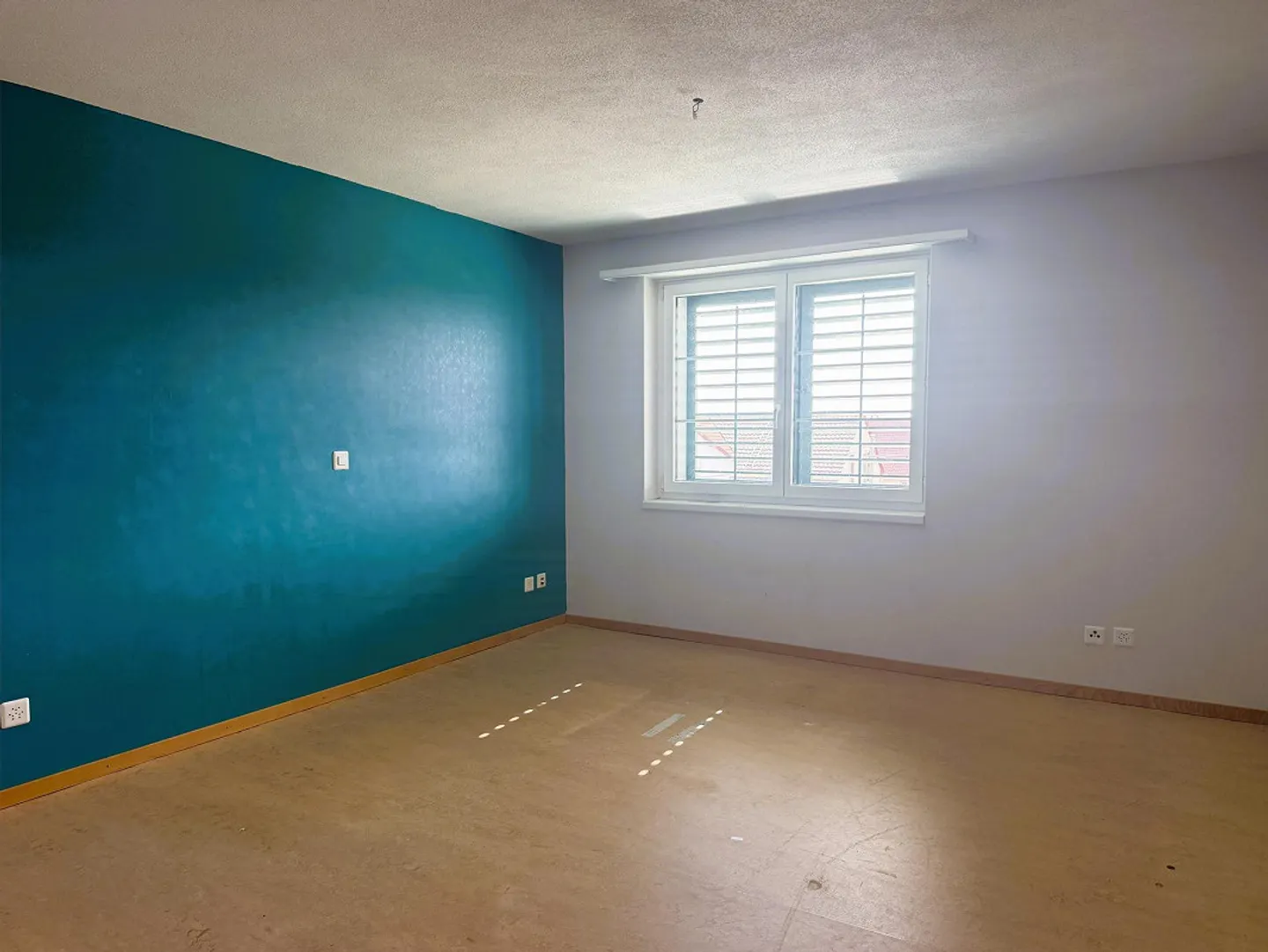 Maison individuelle spacieuse, mitoyenne, avec grand jardin - Photo 9 sur 15