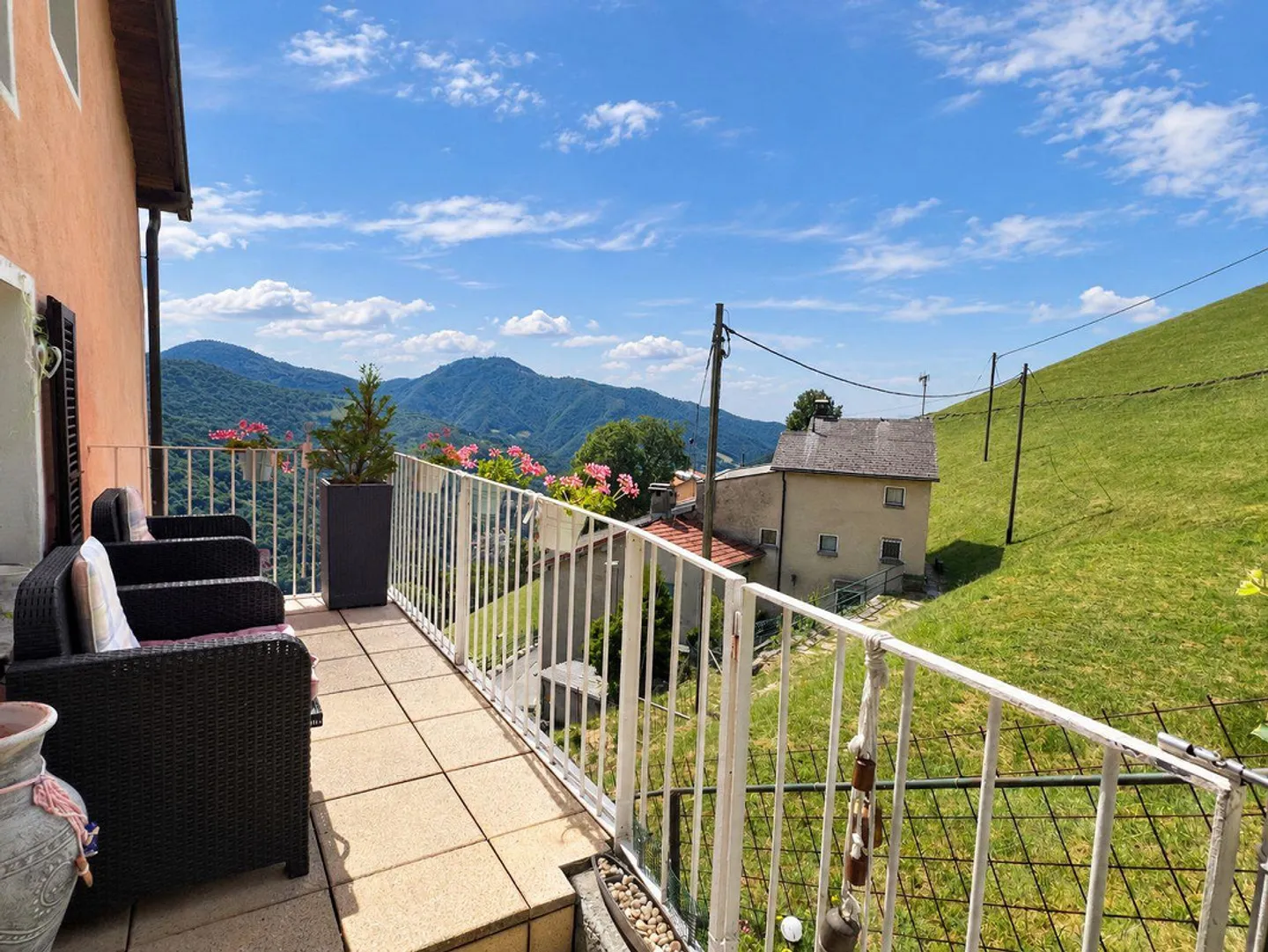 Roncapiano: Charming semi-detached house overlooking the mountains - Photo 4 of 17