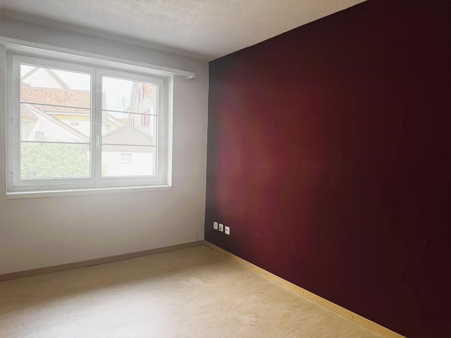 Maison individuelle spacieuse, mitoyenne, avec grand jardin - Photo 6 sur 15