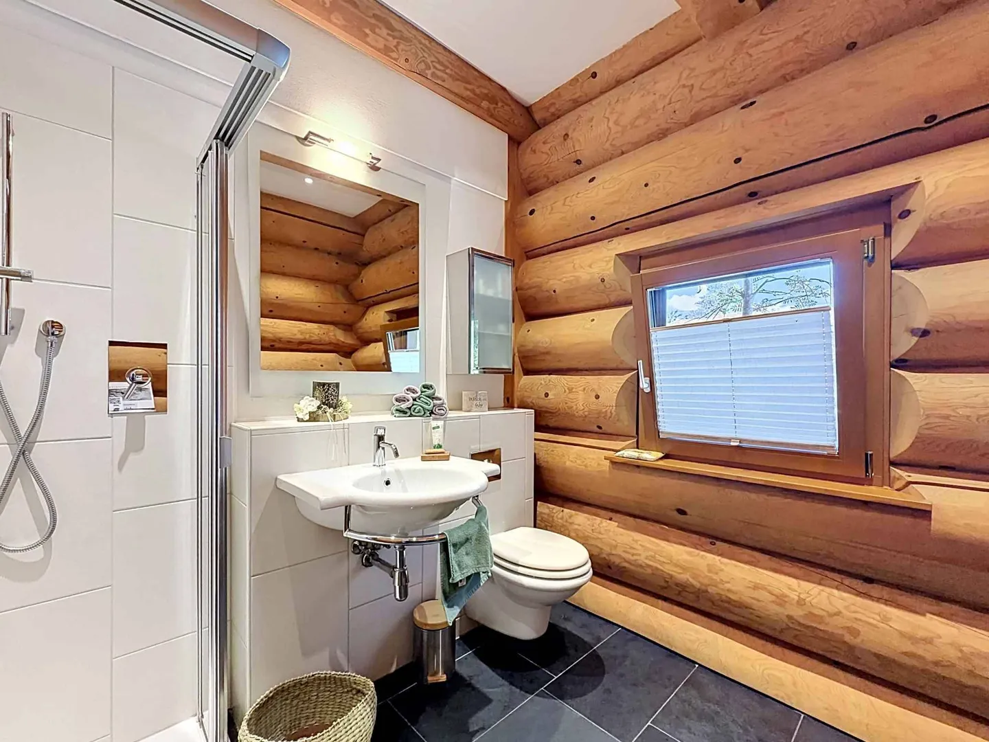 Chalet Incantevole Vicino al Lago di Neuchâtel - Foto 10 di 13