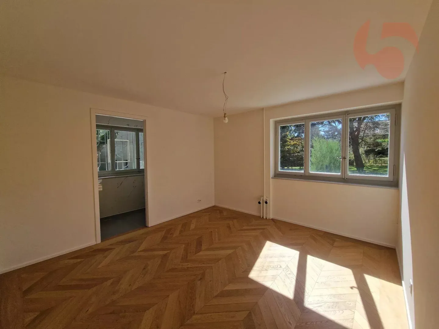 Splendide appartement de 3,5 pièces au rez-de-chaussée d'une villa conçue par un architecte - Photo 7 sur 26