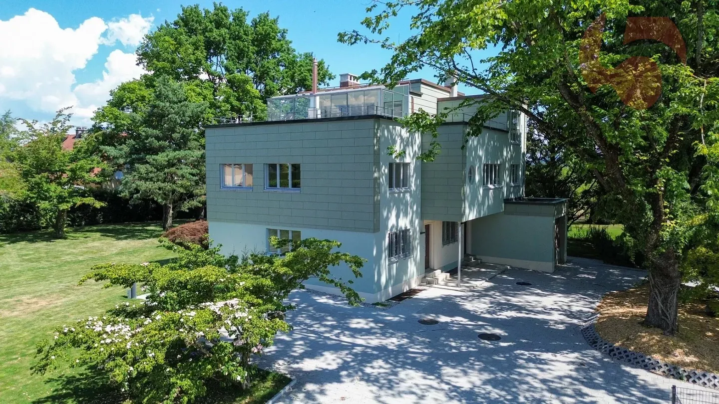 6.5 room duplex with splendid garden and terraces in a fully renovated architect - Photo 1 of 27