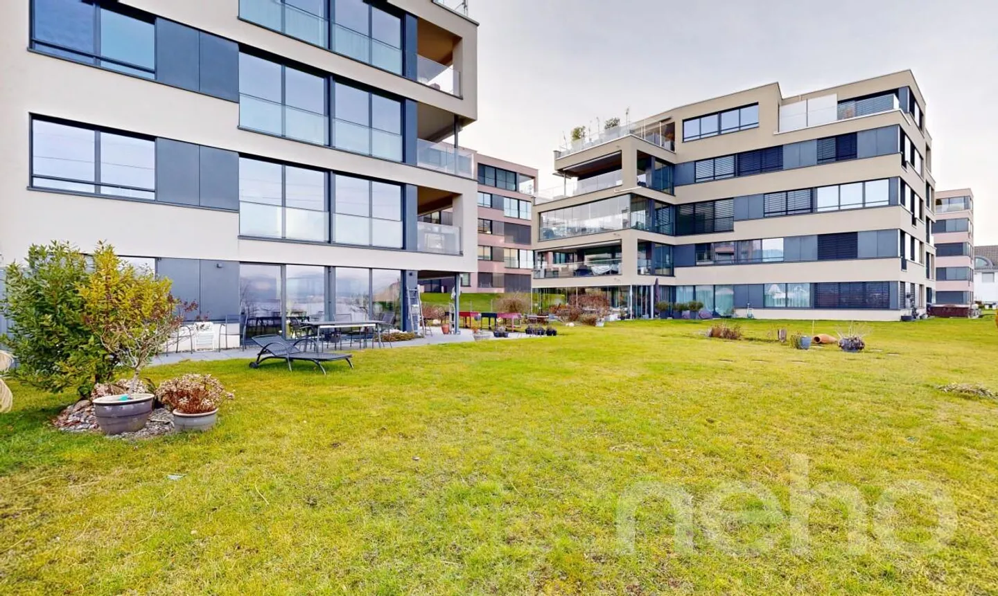 Garden apartment with lake view - Photo 3 of 11