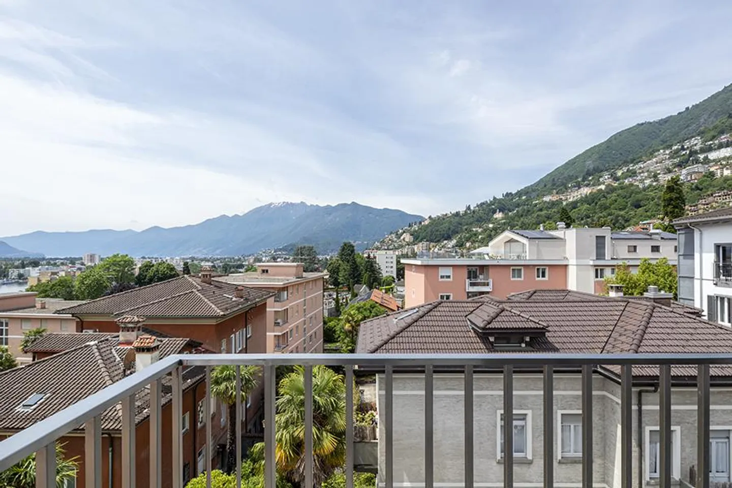 Attico con vista lago a Muralto - Foto 2 di 12