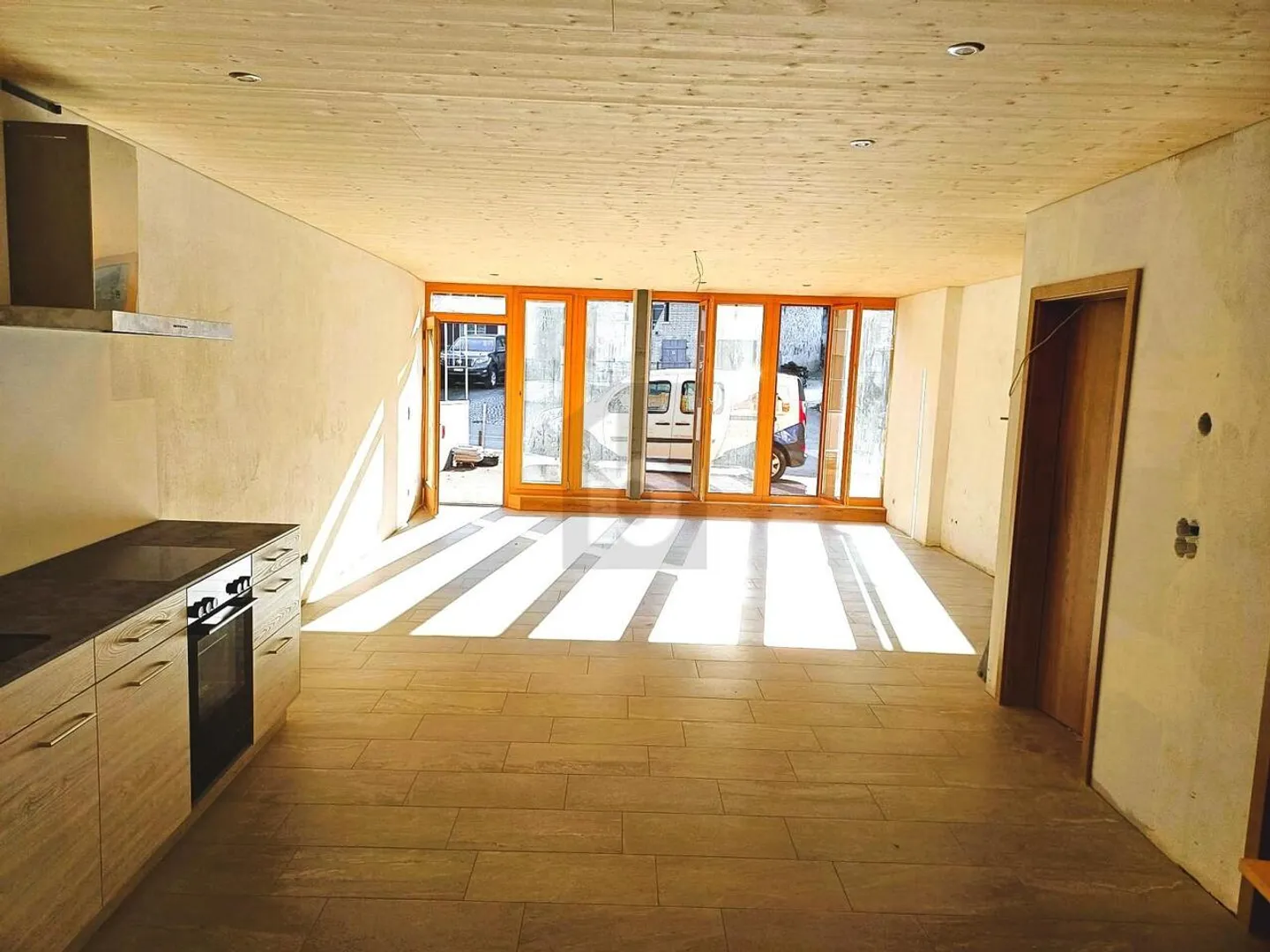 FIRST USE - MODERN AND HIGH QUALITY - Photo 5 of 6