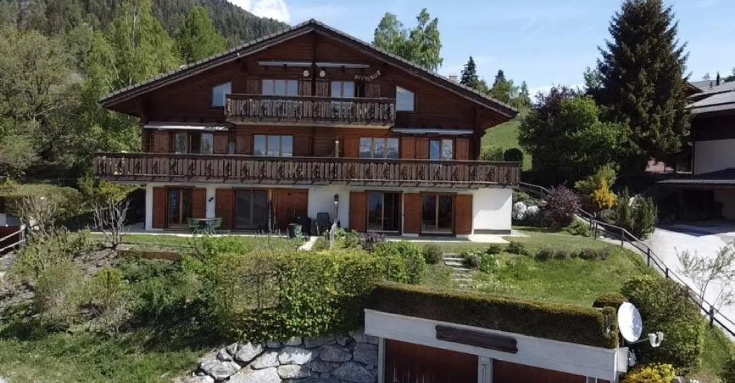 Superb duplex with garden, clear panorama and garage, an undeniable asset - Photo 1 of 12
