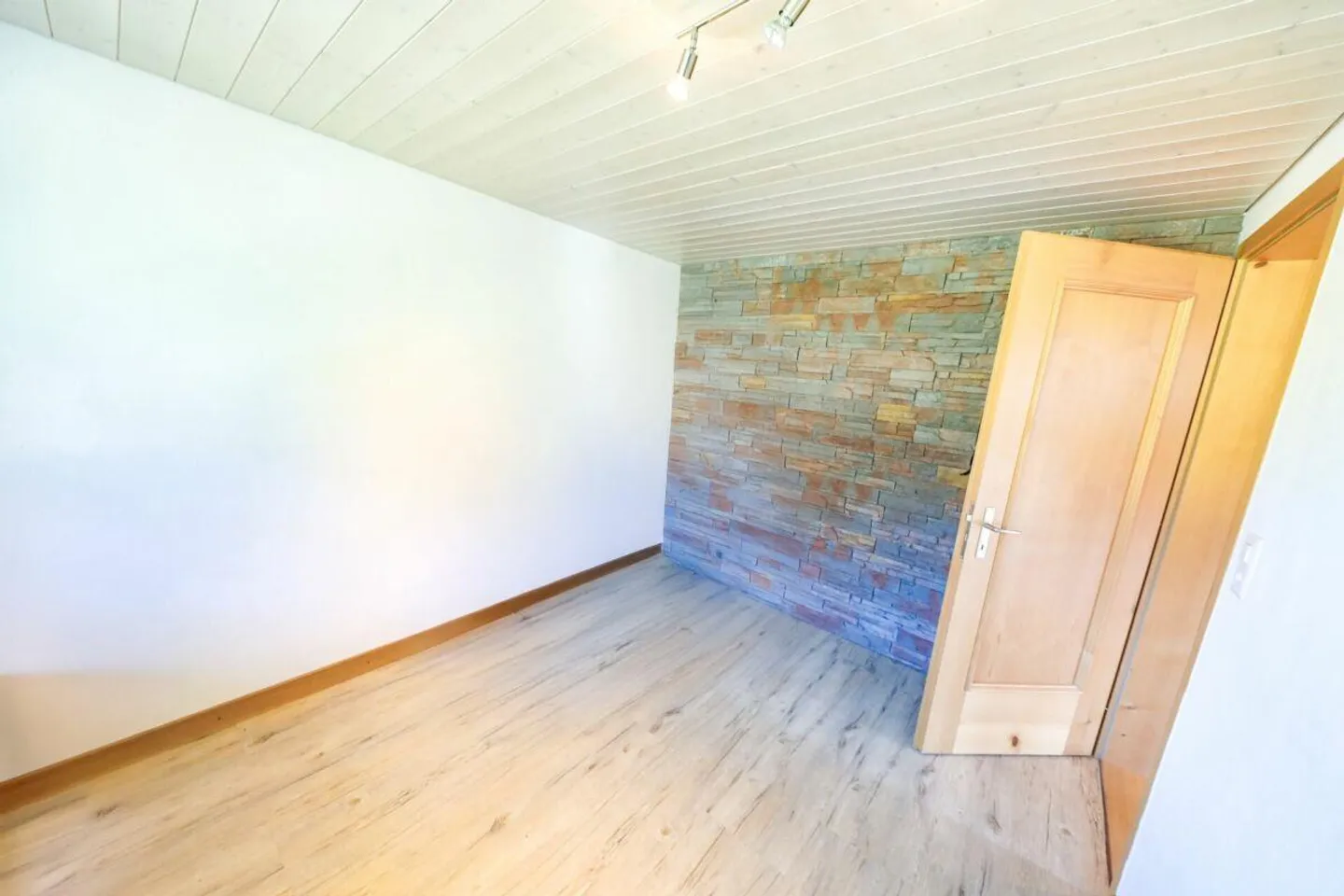 Gemütliche 4.5- Zimmerwohnung im Hochparterre mit Balkon - Foto 7 von 8