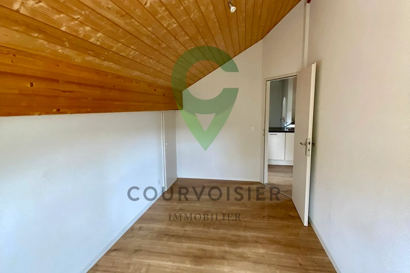 House with beautiful garden and independent apartment - Photo 14 of 16