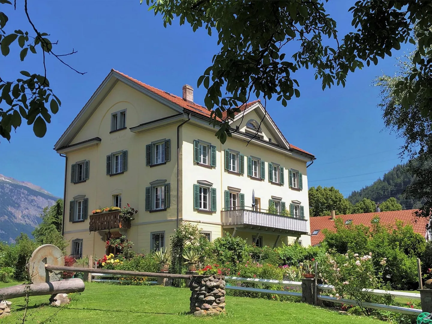 Grosszügige Wohnung in historischem Gebäude - Foto 1 von 21