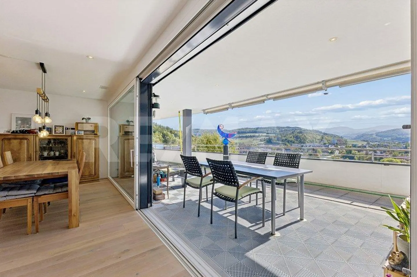 Living with a View – Exclusive Terrace Apartment in a Privileged Location... - Photo 5 of 13