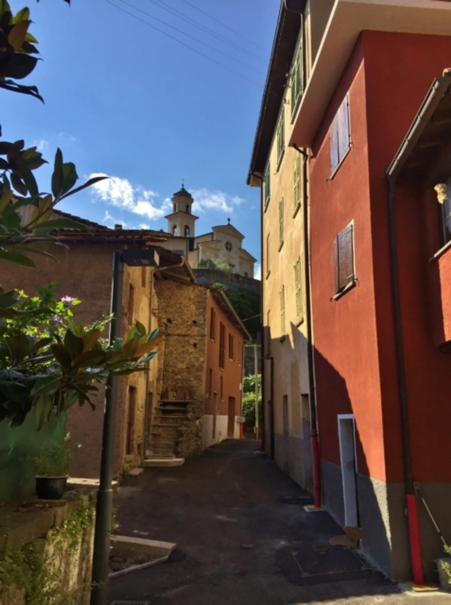 Haus im Kern von Carabbia - Foto 1 von 8