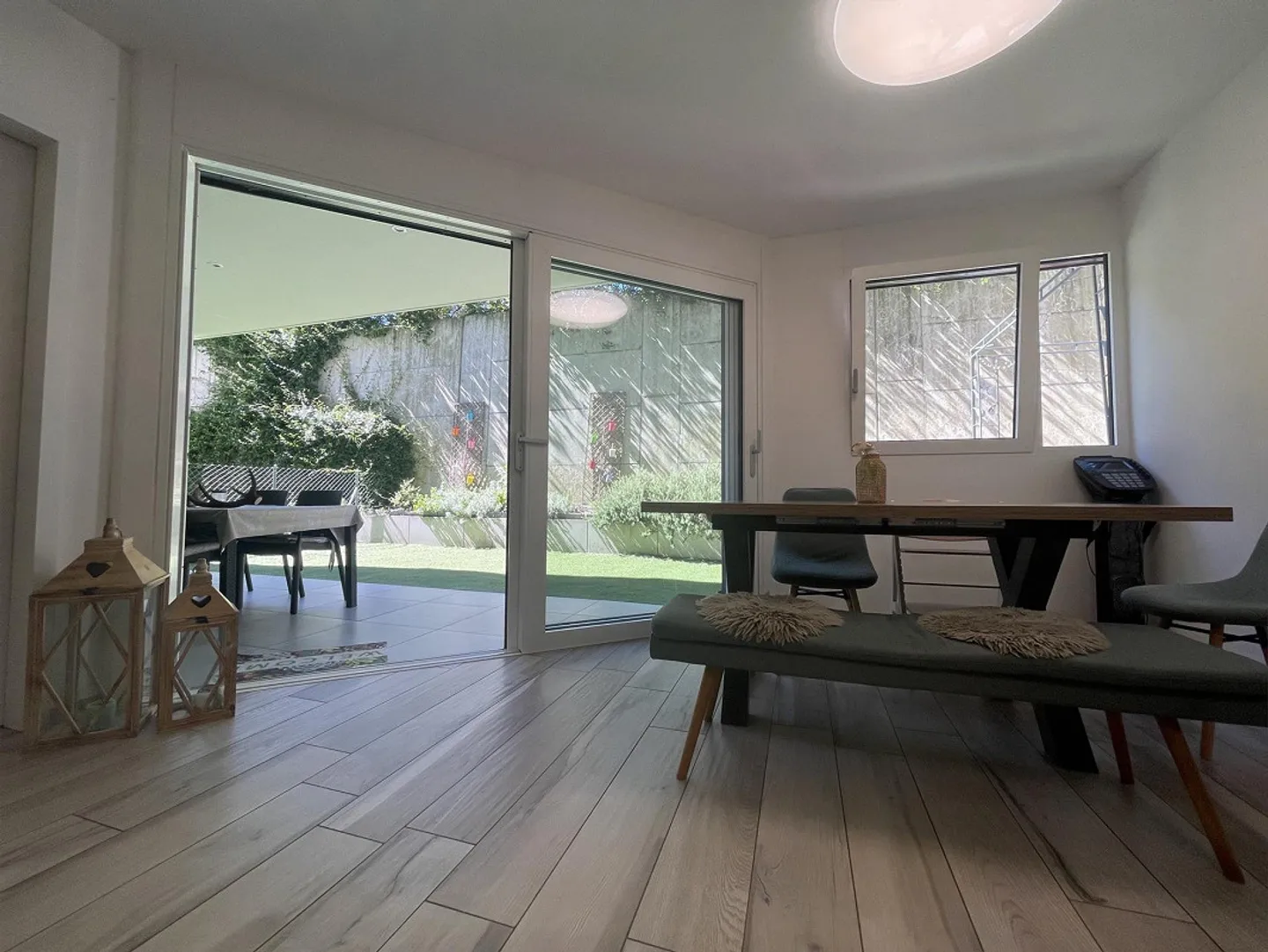 APPARTAMENTO RECENTE E MODERNO DI 3,5 LOCALI CON PICCOLO GIARDINO A SORENGO - Foto 2 di 13